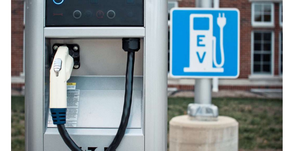 Ο ΔΕΔΔΗΕ προωθεί τη δημιουργία 1500 σταθμών φόρτισης ηλεκτρικών αυτοκινήτων