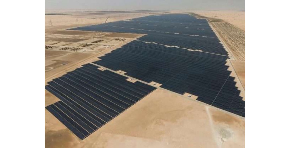 Τα ΗΑΕ άνοιξαν τη μεγαλύτερη μονάδα ηλιακής ενέργειας στον κόσμο