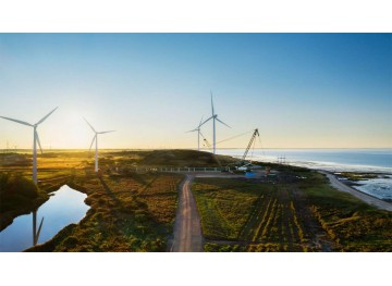 Bloomberg NEF: 11 τρισ. δολ. θα επενδυθούν στην πράσινη ενέργεια μέχρι το 2050